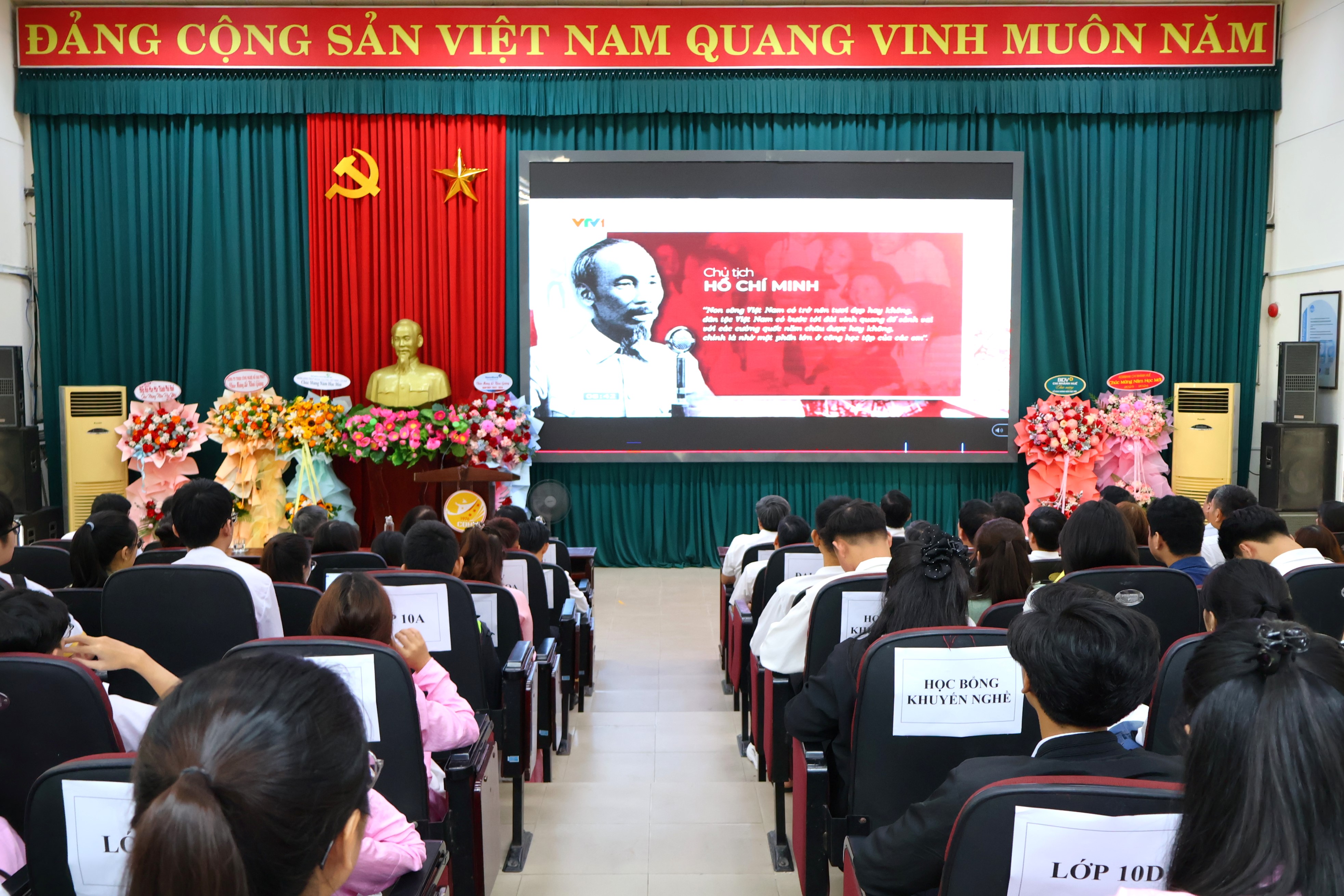 Lễ khai giảng trường Cao đẳng Huế